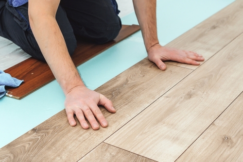 installation d'un parquet stratifié