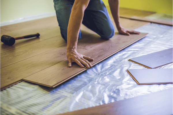 pose de lame et panneaux parquet stratifié