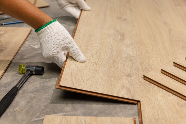 Comment placer du parquet stratifié ?